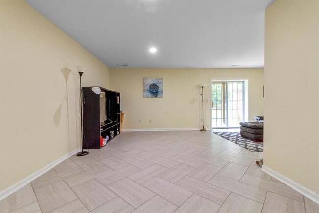 Building Photo - 3302 Eaton Ct