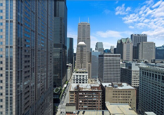 Building Photo - 235 W Van Buren St