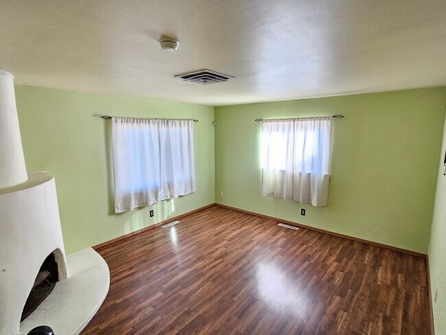 Den - 2nd Living Area - 10912 Woodland Ave NE
