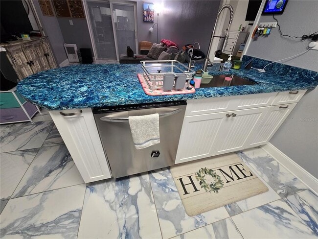 Building Photo - 19505 Quesada Ave