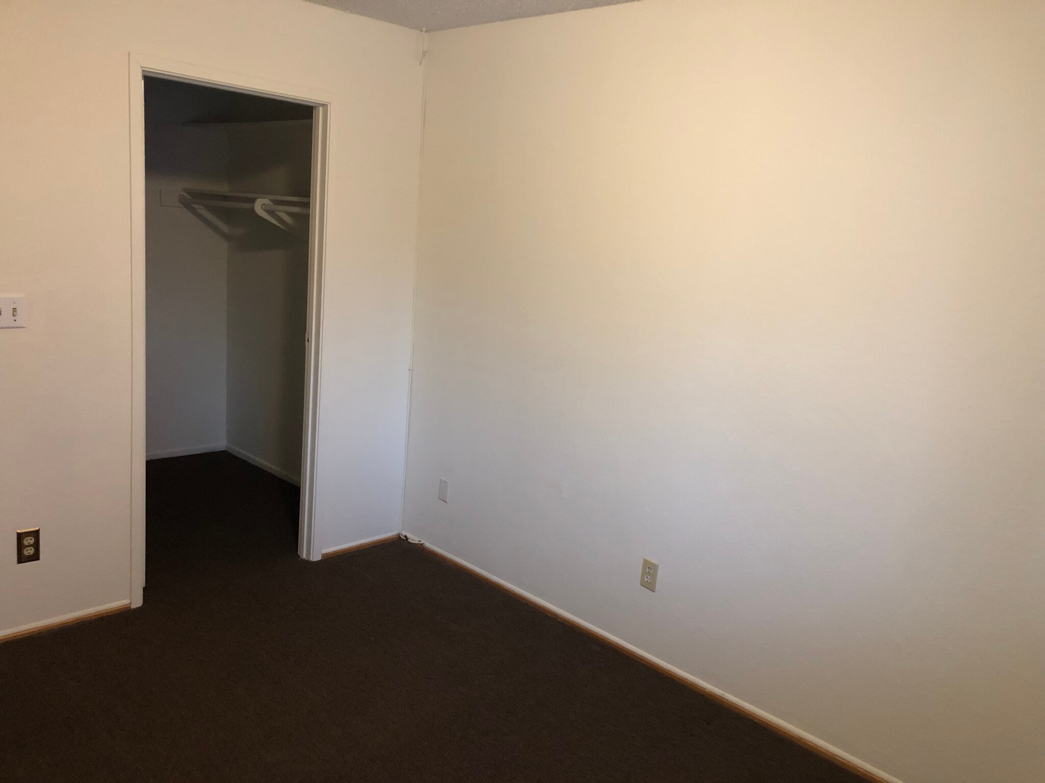 Building Photo - 1006 W Calle del Sol