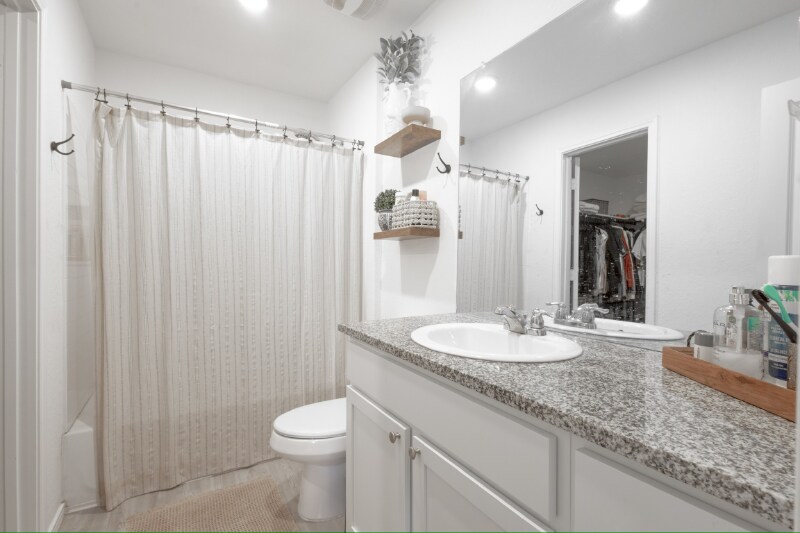 Building Photo - 13915 Bull Cv