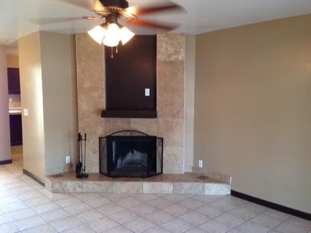 Building Photo - 3 Bedroom Condo in Sunset Mesa