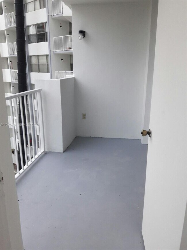 Building Photo - 1200 NE Miami Gardens Dr