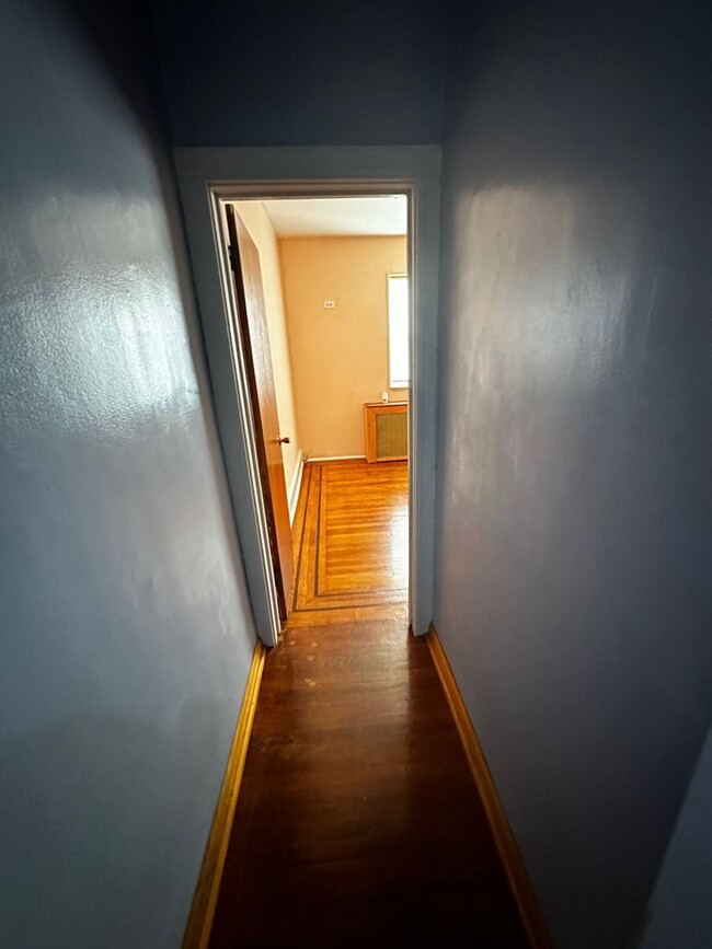 Building Photo - Welcome Home! Well-kept West Passyunk 3 Be...