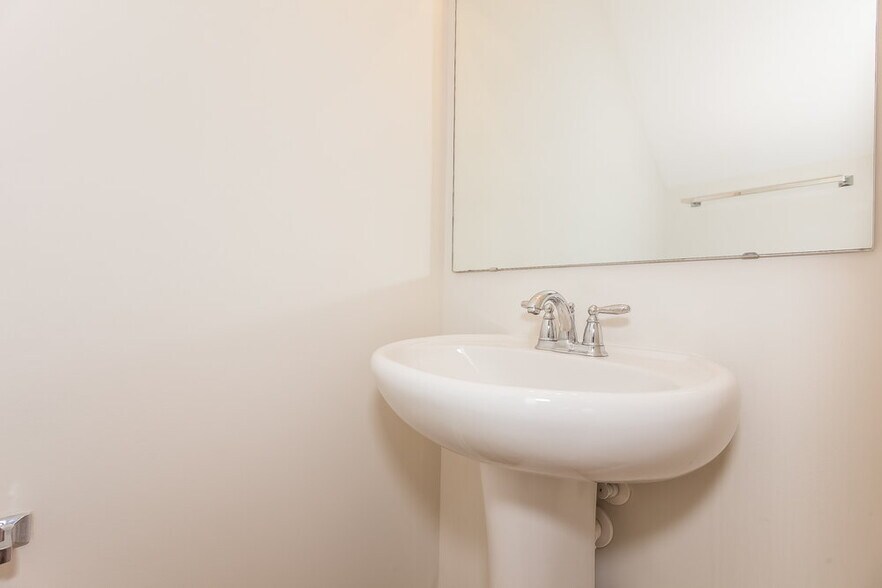 Building Photo - 7906 Sweet Grove Ct