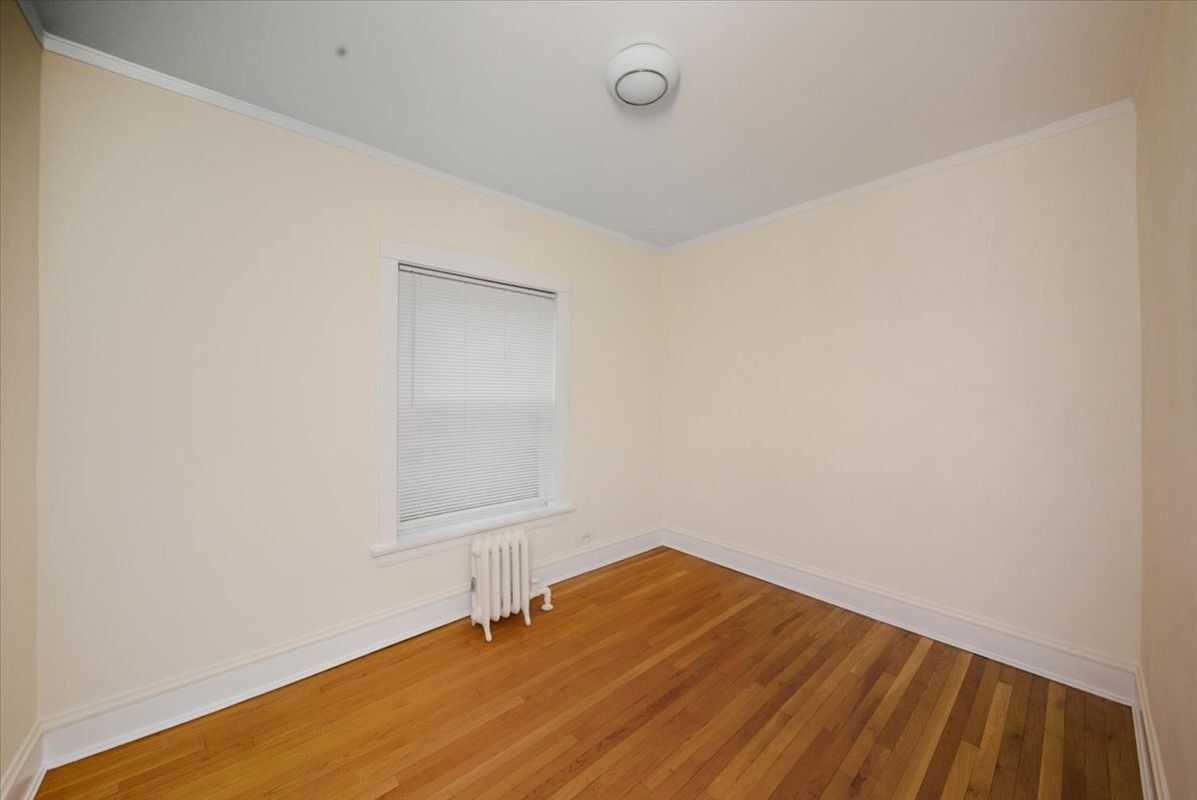 Building Photo - 735 Hinman Ave