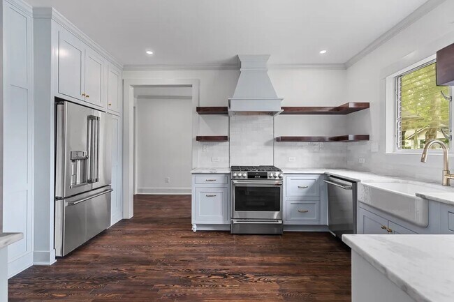 Building Photo - Perry St LHP