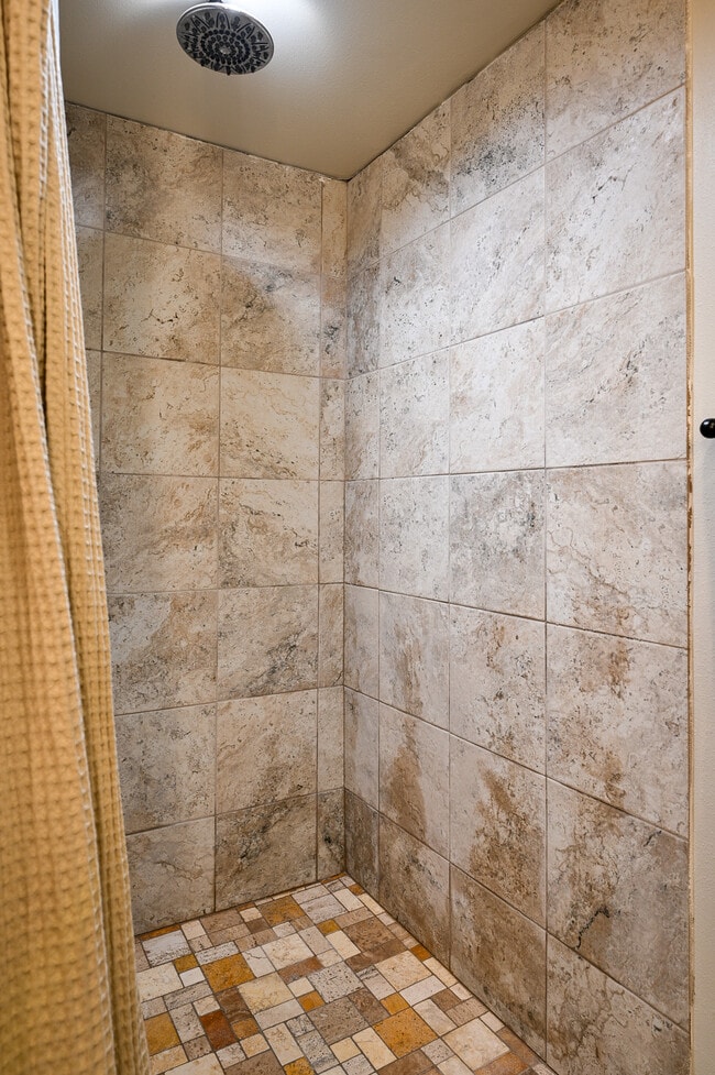 Building Photo - 1040 NE 78th Ave