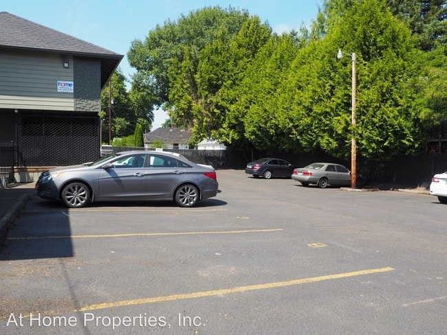 Building Photo - 2615 NW Harrison Blvd