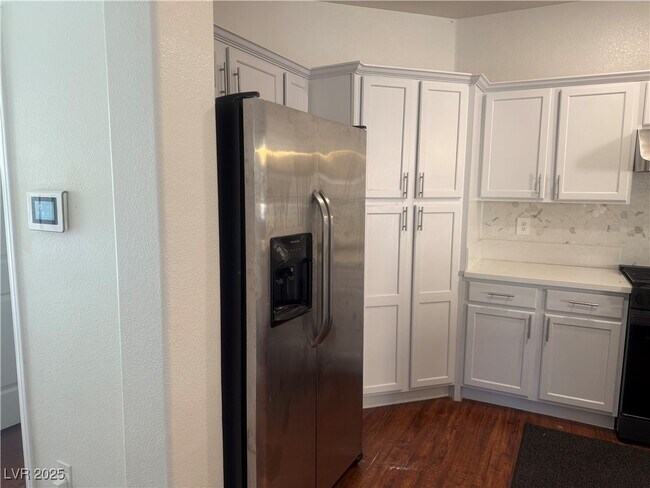 Building Photo - 9310 Winebrook Ave