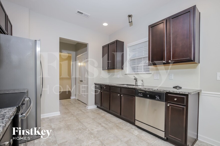 Building Photo - 5770 Midstream Cir