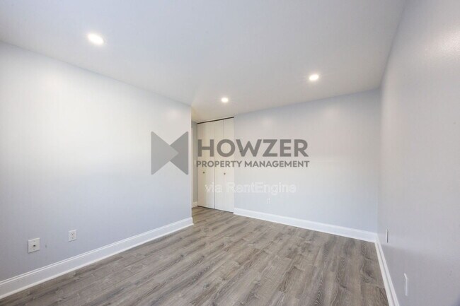 Building Photo - 307 W Main St