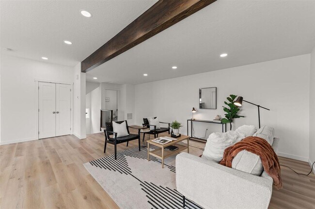 Building Photo - Brand New 2 Bed, 2 Bath Townhouse w/ a View!