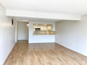 Building Photo - 4944 Cass St