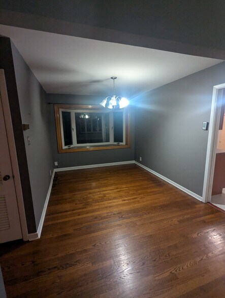 Building Photo - 8049 W Eastwood Ave