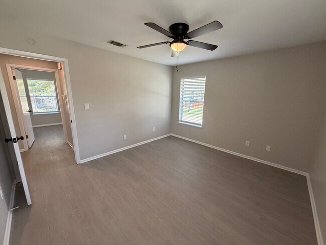 Building Photo - Walk to Torrey Park, and Live Minutes from Historic Gruene! 2/1/1 Duplex on a Corner Lot with Ref...