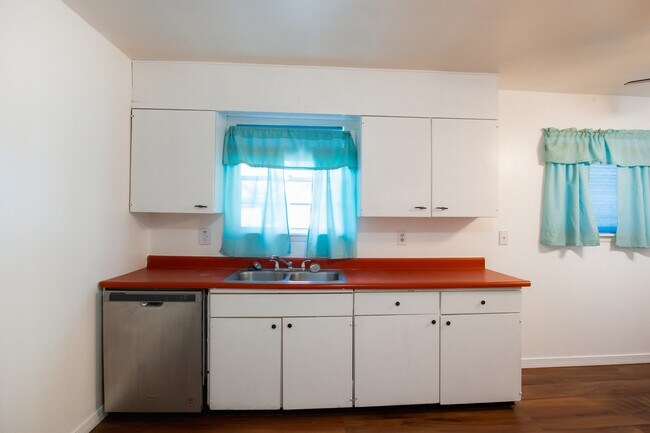 Building Photo - 1633 Stull Dr
