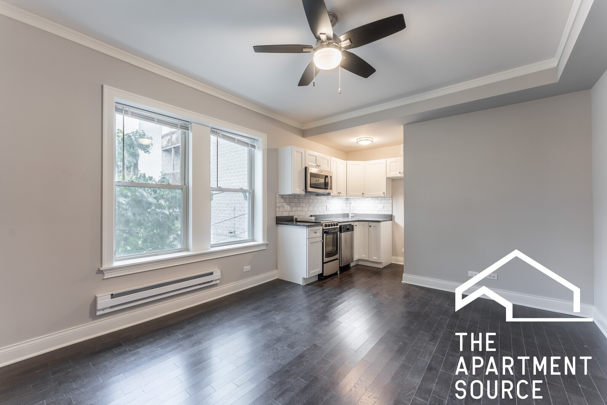 Building Photo - 640 W Wrightwood Ave