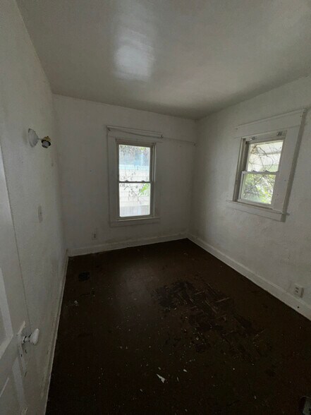 Building Photo - 521 S Detroit Ave