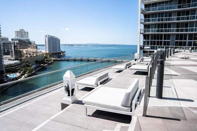 Building Photo - 495 Brickell Ave