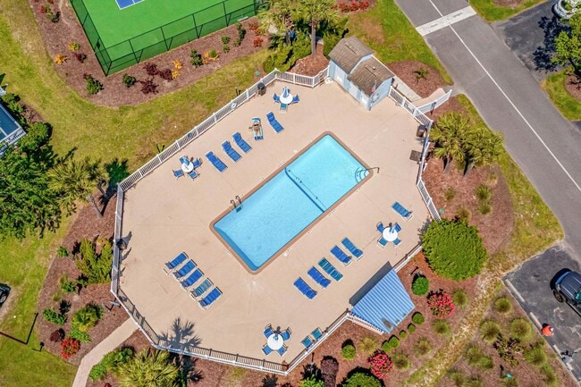 Building Photo - 4088 Fairway Lakes Dr