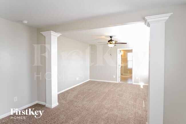 Building Photo - 216 Rhodes Ct