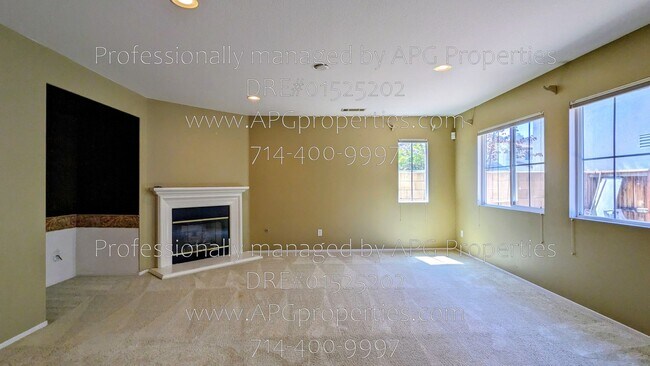 Building Photo - 2439 N Cameo Ct