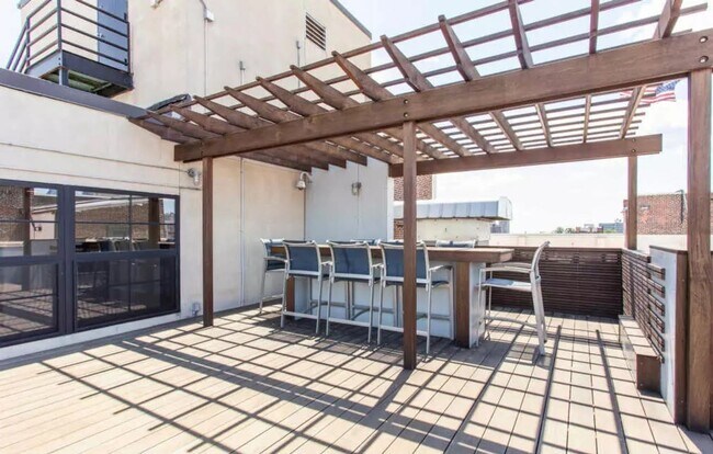 Building Photo - Luxurious 1-Bed/1-Bath Condo At Bridgeview Place! Available January 2026!