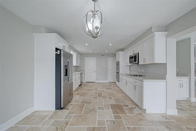 Building Photo - 915 Daria Dr
