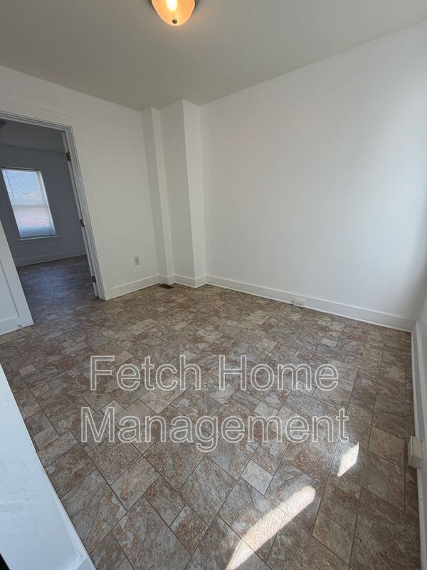 Building Photo - 236 W Mifflin St