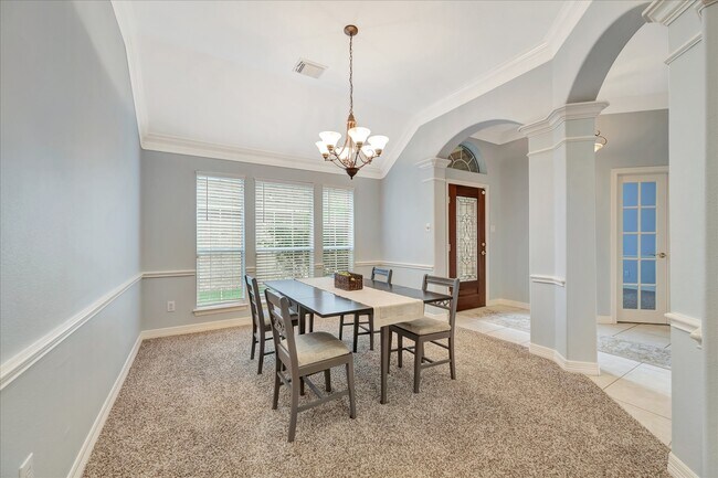Building Photo - 2421 Baycrest Dr