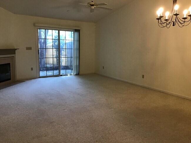 Building Photo - 3592 Wexford Ct