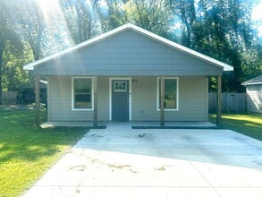 Building Photo - 2Bed 1 Bath New Construction-Muskogee OK