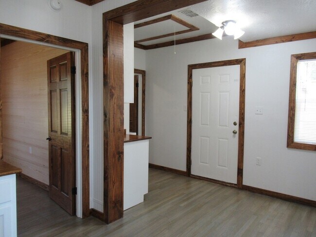 Building Photo - 1601 W Main St