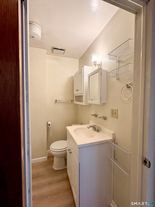 Building Photo - 254 Ward St