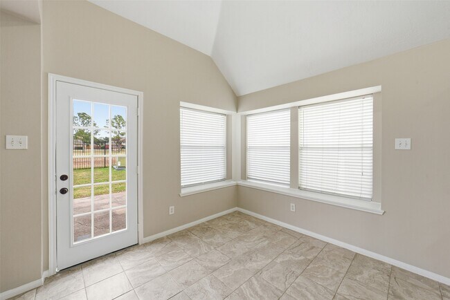 Building Photo - 11030 Desert Springs Cir