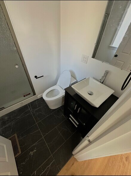 Bathroom - 19 Leslie Rd