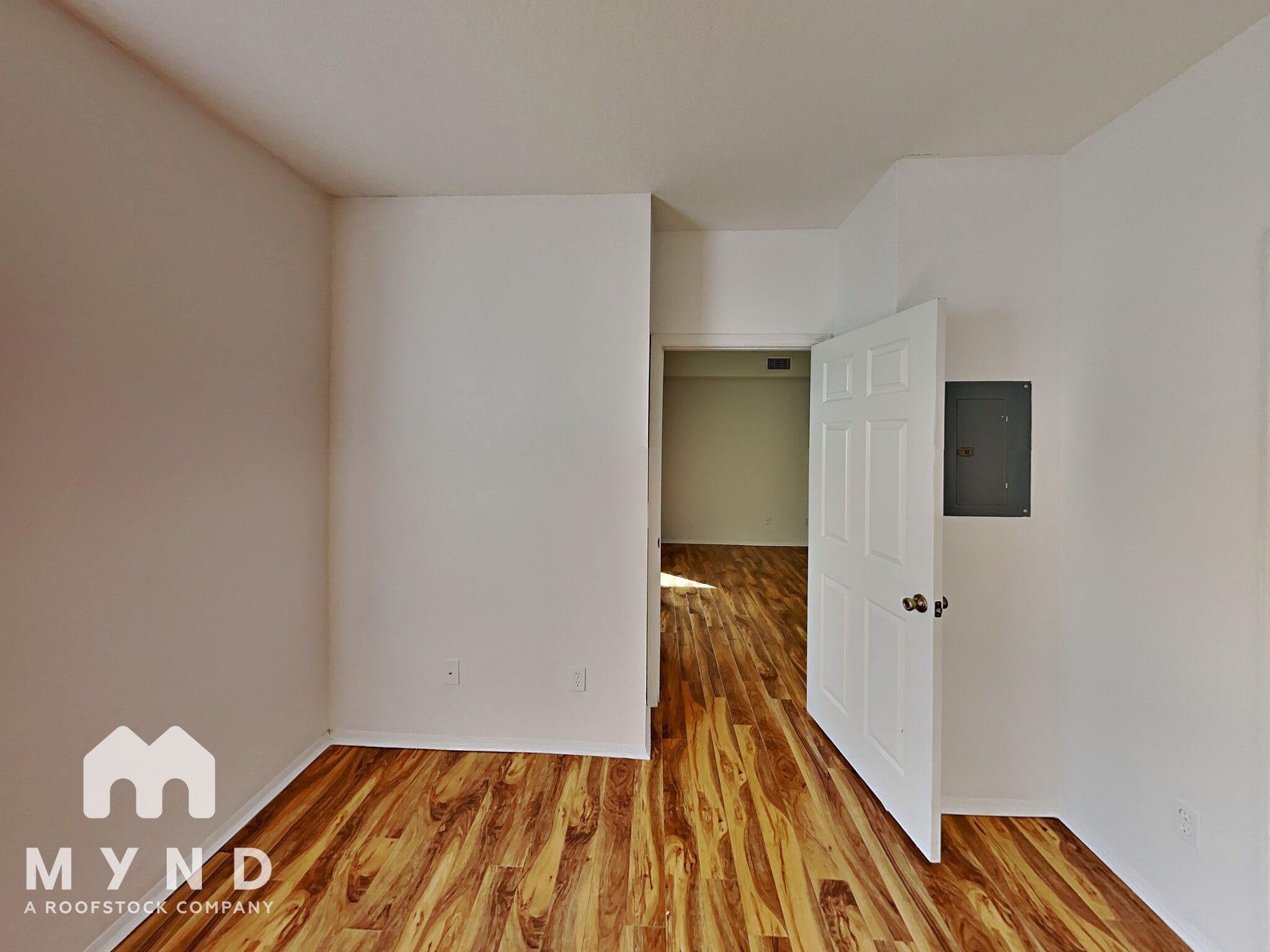 Building Photo - 829 Camargo Way