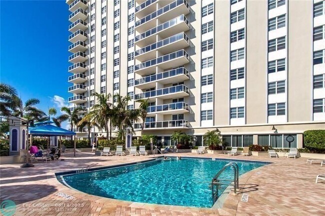 Primary Photo - 336 N Birch Rd