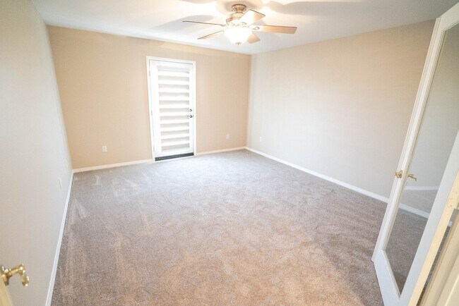 Building Photo - 4 Bedroom Home for Rent in Camarillo!