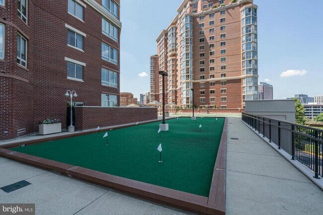 Building Photo - 2121 Jamieson Ave