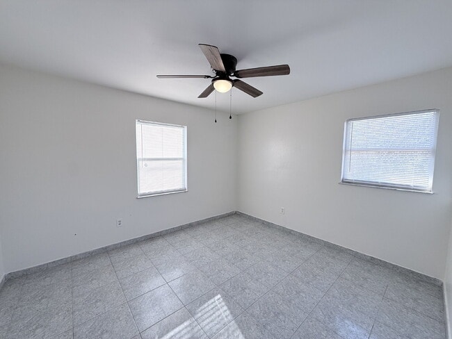 Building Photo - Moving Ready! 3-Bedroom   + 2-Bathroom + Bonus Room