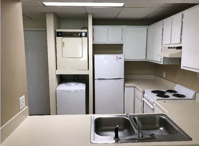 Building Photo - Cedarwood, 1304