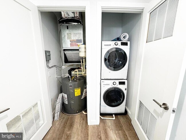 Building Photo - 700 Roeder Rd