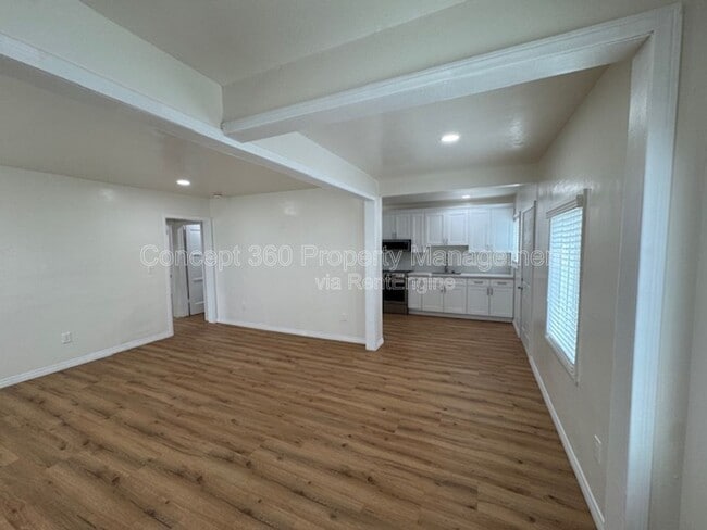 Building Photo - 5762 Cedar Ave