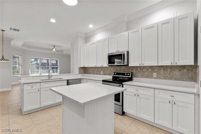 Building Photo - 16119 Coco Hammock Way