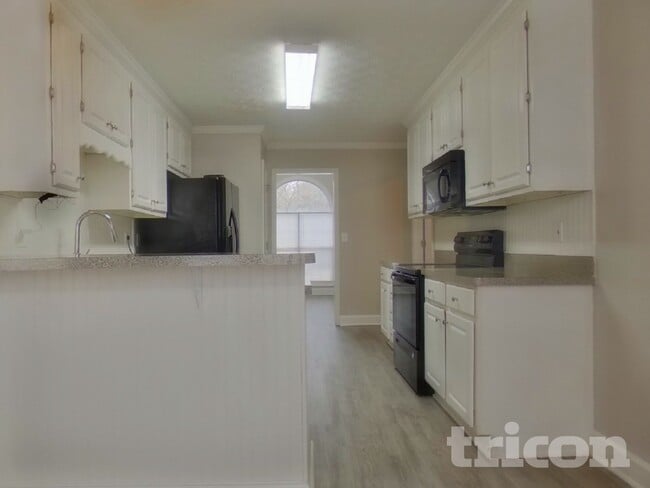 Building Photo - 25 Bermuda Cir