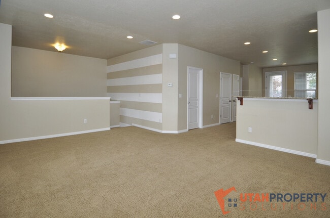 Building Photo - 3174 Bald Mountain Dr