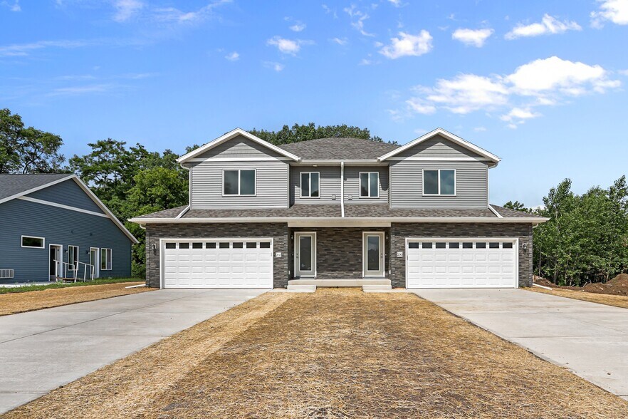 Exterior - 200 Chalet Dr
